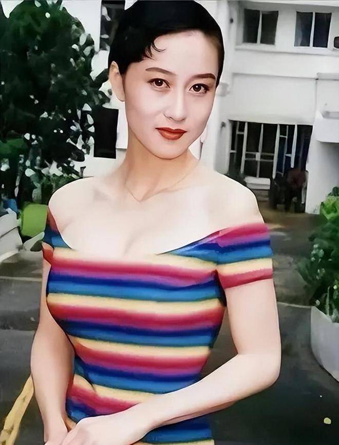 在娱乐圈,李治的成功不仅在于才华,更在于坚持和热爱.