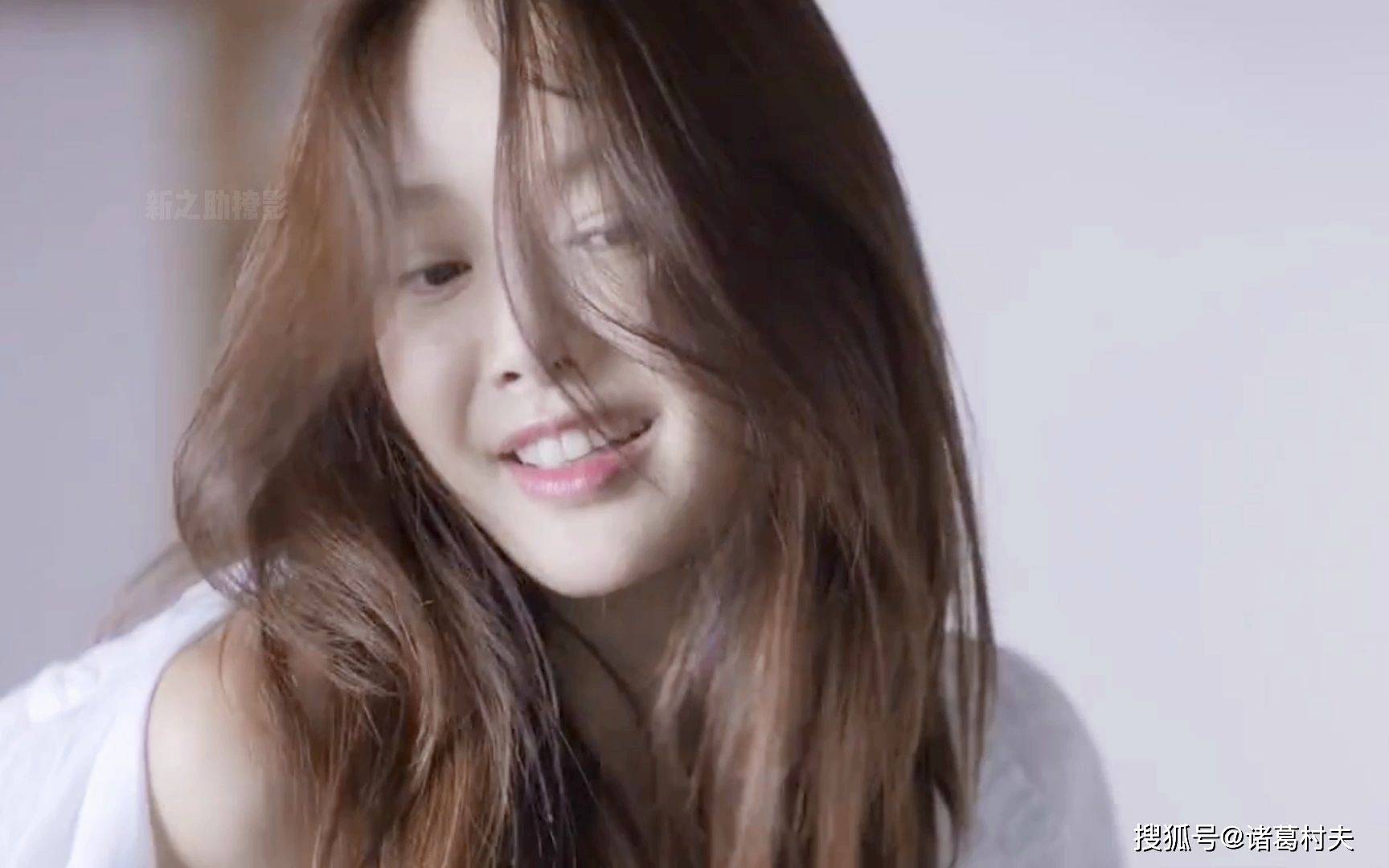 "宅男女神"金善英:曾为艺术献身,性感女人味十足!_演技_人们_角色