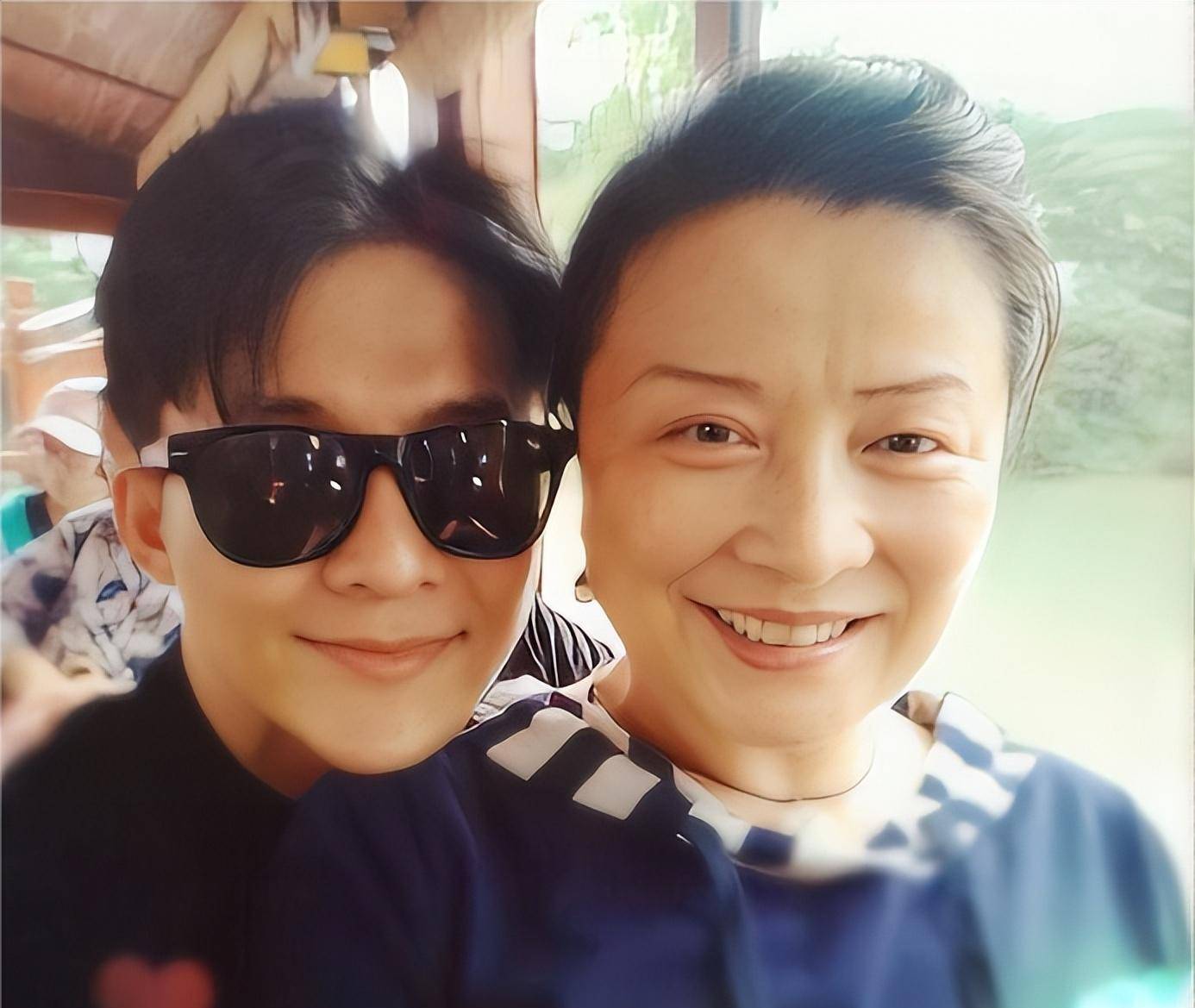 真相被揭开,边策的母亲无疑是遭受着双重打击.