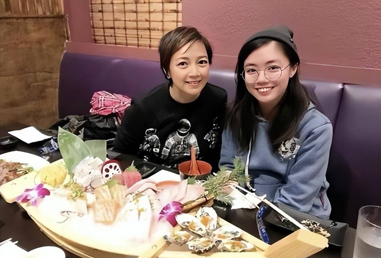 不过2022年,王瑞勋曾在社交平台以表情回复杨婉仪,似二人仍有联络,但