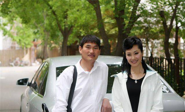 于文华错爱朱之文无果,她坐拥五百万粉丝很幸福,老朱后悔吗?