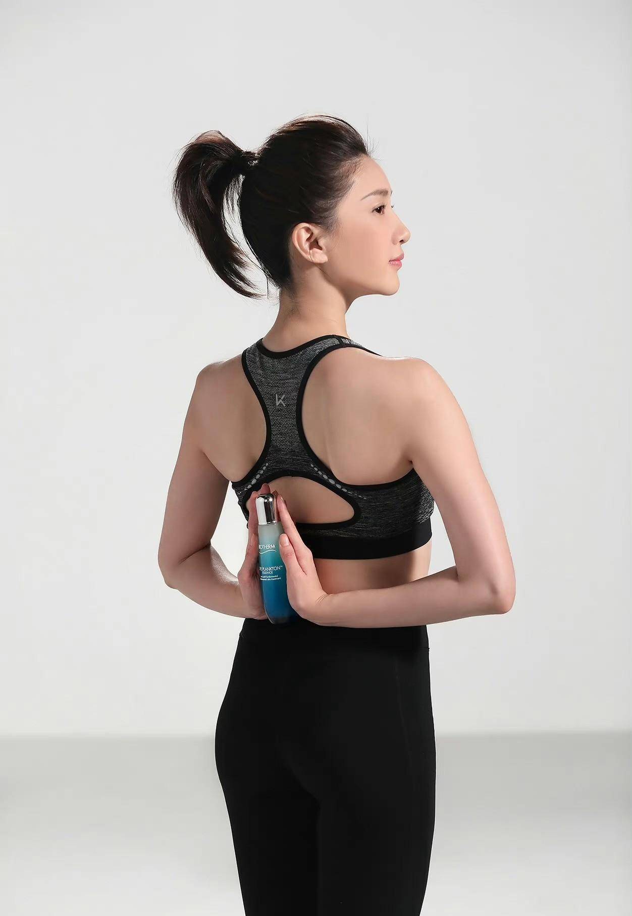 雍容华贵,身心完美融合,江疏影的瑜伽练习衬托出了女性_沟通_心灵