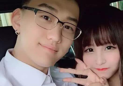 网红猫妹妹宣布和达少分手,留言回怼粉丝,直言自己"不强势"_比达_感情