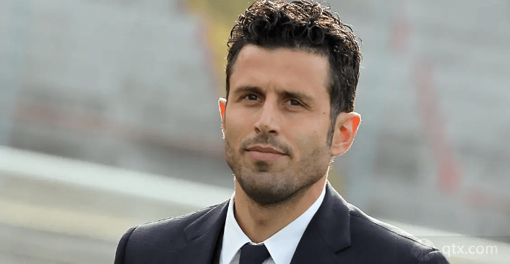 谁将成为下一位主教练?如何挽回球队垫底的尴尬局面?