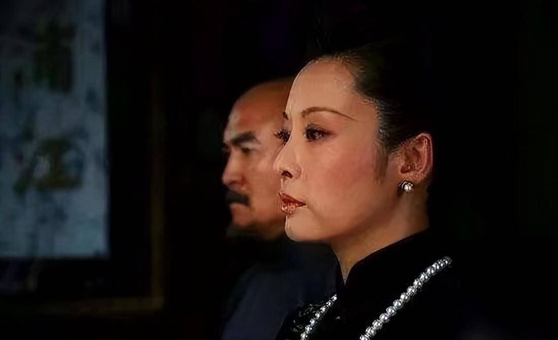 从农村丫头到"上海王",这位上海"梅艳芳"的人生堪称传奇_妓院_常力雄