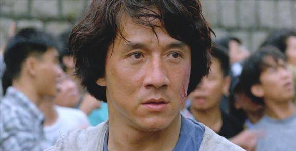 报导称,与成龙反目的黄志强离开后,影片《野兽刑警》改由陈志华执导.