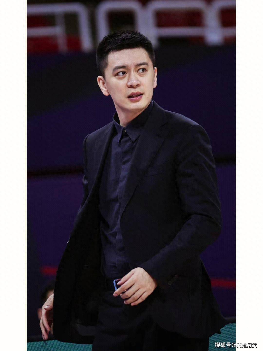 杨鸣李梦情变或不足取也不应该,但他们是名人不是完人,不能借此"黑"人