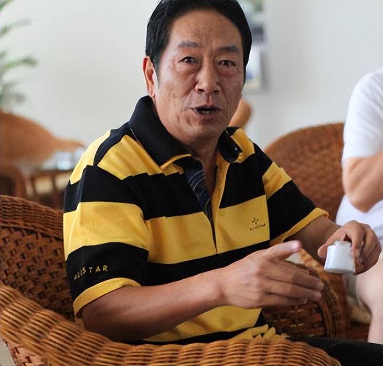 演员王奎荣:68岁娶小37岁饶芯语,71岁老来得女,近况如何?