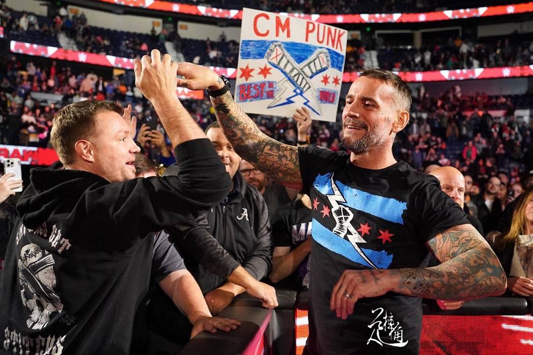"cm朋克回归"热度打破wwe纪录,兰迪重返sd"爹味"十足!