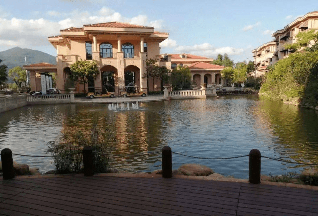 东莞清溪别墅金色半山售楼处电话:400-6513-178【24小时电话】楼盘