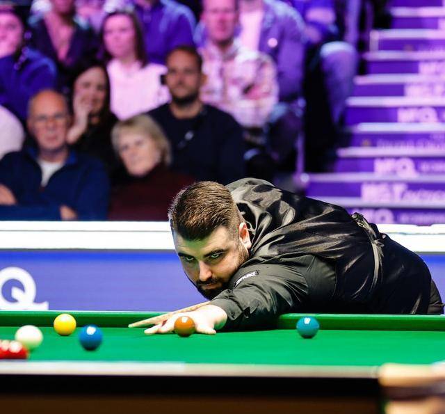 丁俊晖将迎战马克-威廉姆斯,后者以6比4战胜克拉克晋级16强_比赛_彩球