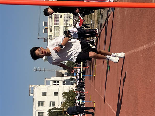 盱眙县官滩中学举行2023年冬季趣味运动会_比赛_全体师生_运动场