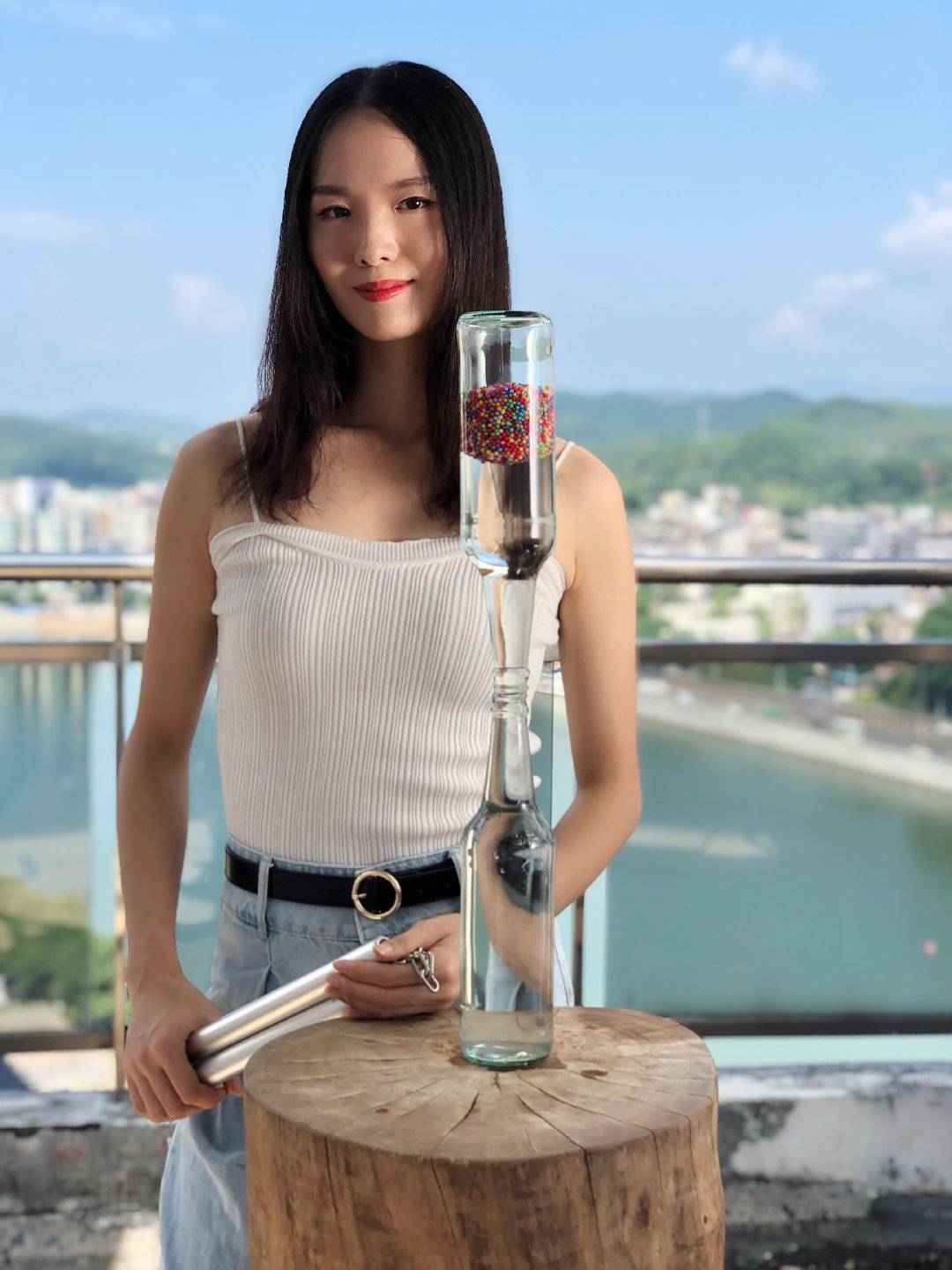 官宣的头号消息是千万级网红玲爷的加盟这一消息立刻在网红圈内引发