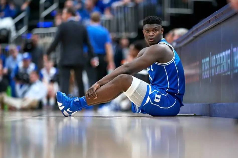 锡安-威廉森:宛如一只横行霸道的虎子被誉为下一个跨时代的球员_身高