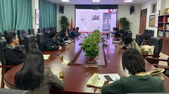 在谋略与憧憬中走向未来——曾军良总校长专题培训在河州中学举行