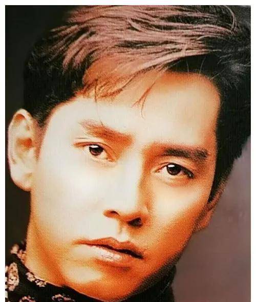 "校长"谭咏麟的潇洒史,以及让他爱不释手的小22岁女粉丝_小时候_父亲