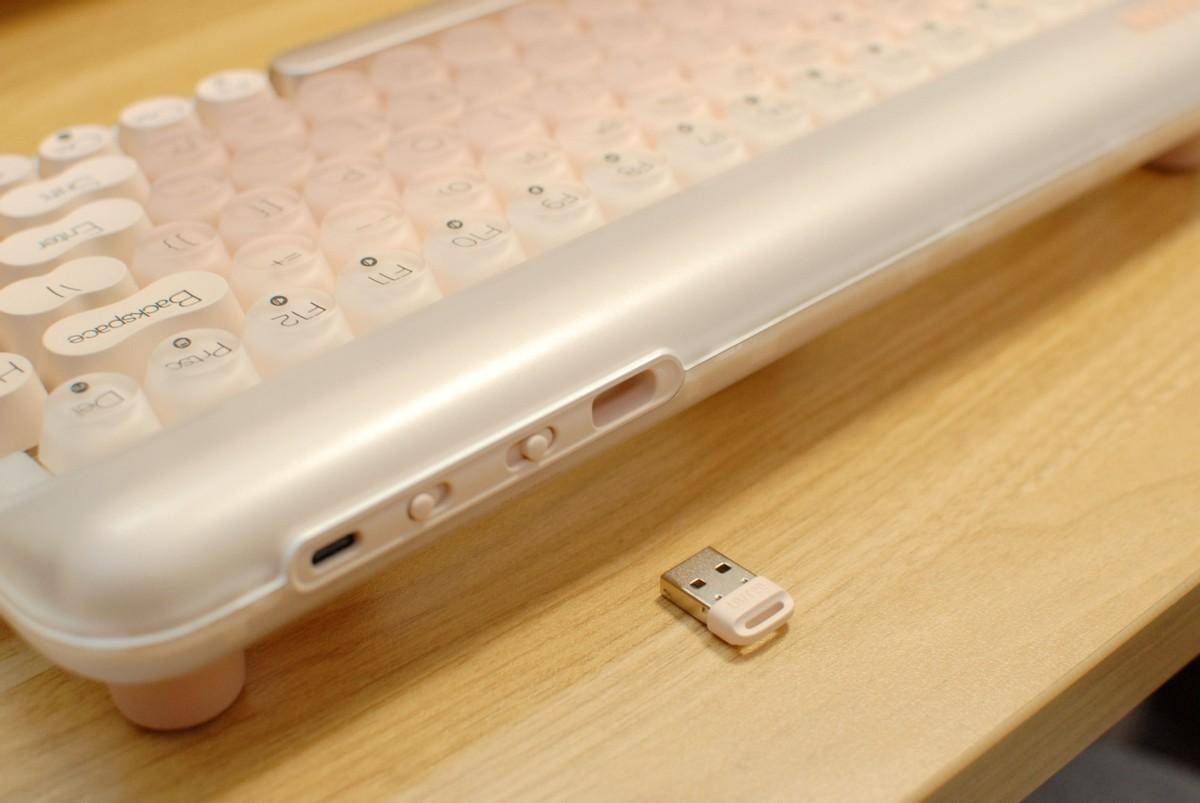 女生专属，最强颜值机械键盘洛斐Lofree粉底液来了