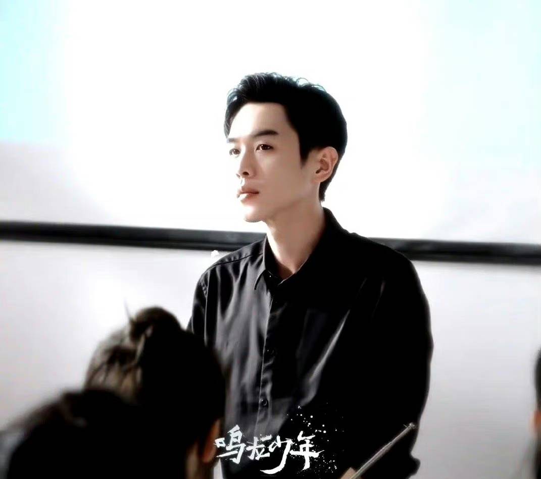 张若昀出演《鸣龙少年》,首部校园剧男主!_黄尧_高中_电视剧