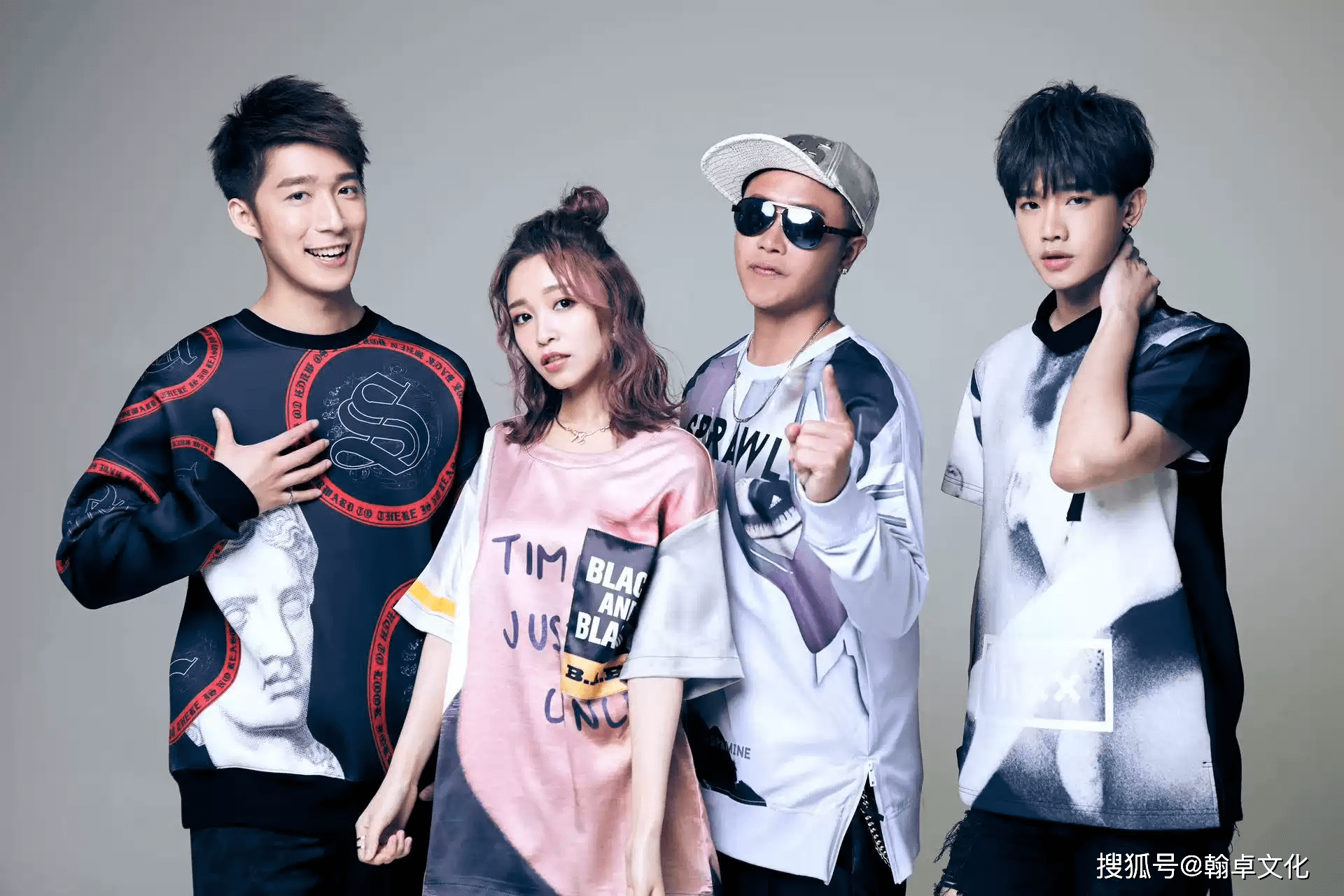 弹头(宋健彰,周杰伦好友,作词人)及詹宇豪(周杰伦淡江中学师弟)组成的