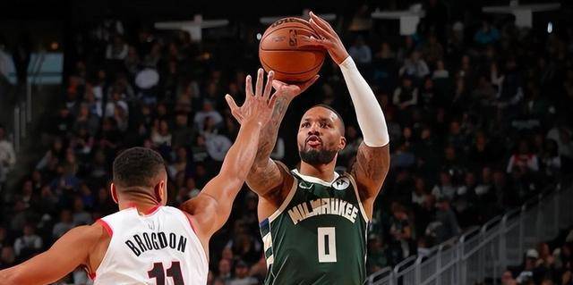 字母哥钉板大帽绝杀!全场狂欢庆祝,双核爆砍64分_比赛_胜利_力量