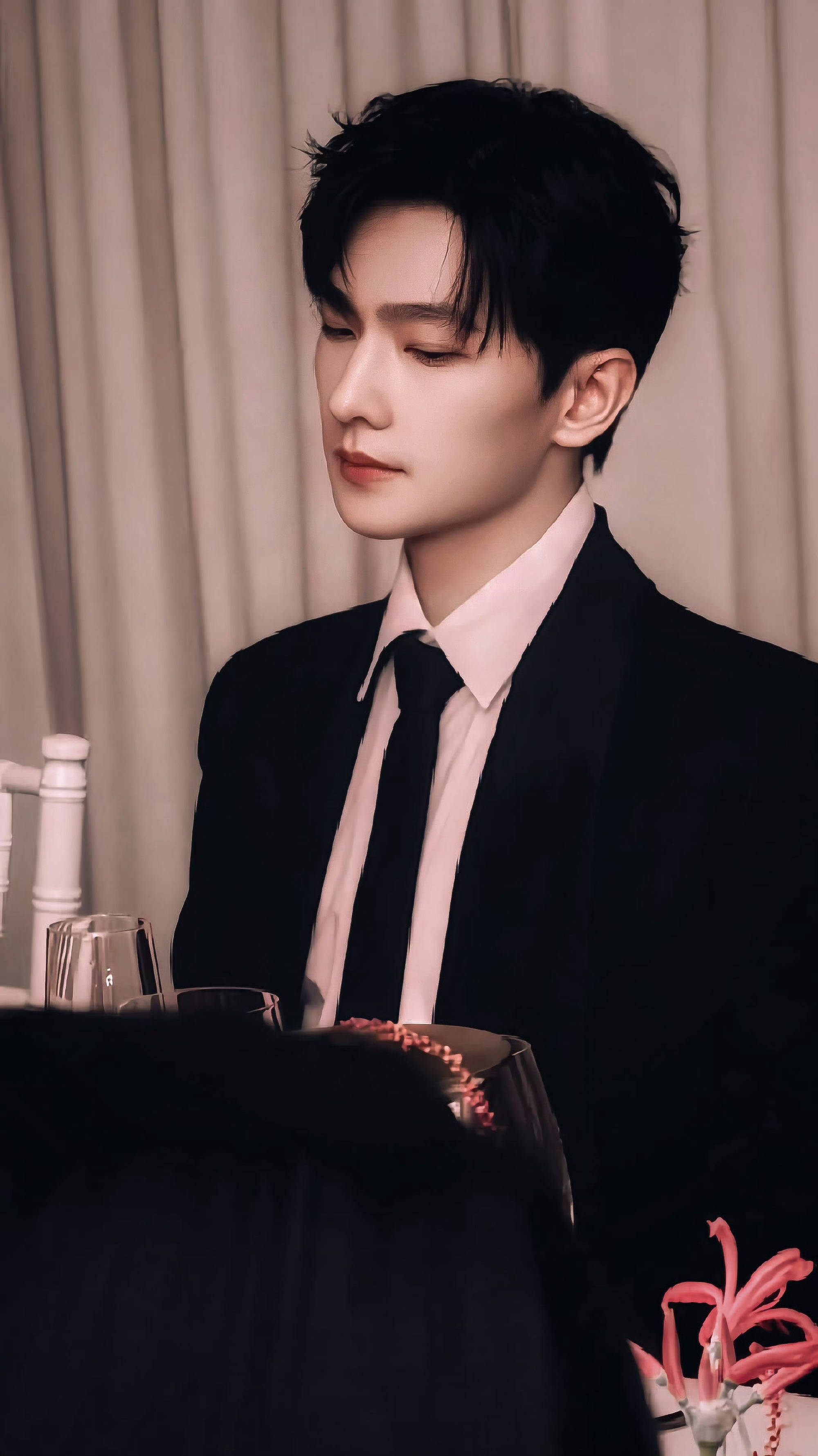 杨洋饰演凡人修仙传中的韩立,剧中造型真的造福我的眼睛!