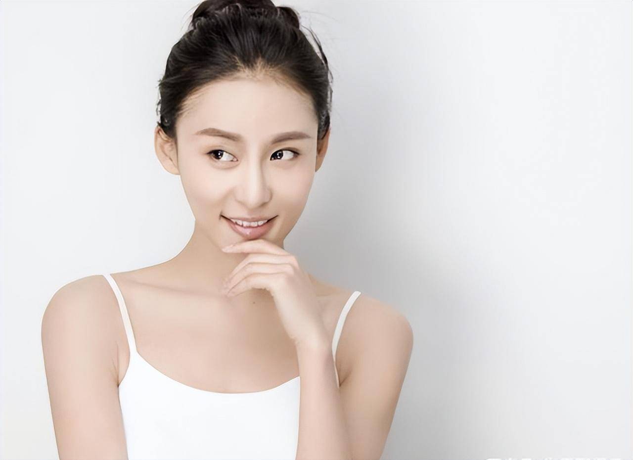 贾青的悲哀,倒追富二代被分手,又被王思聪手撕成18线_秦奋_训练_资源