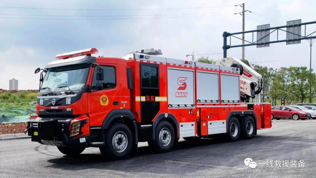 一个底盘搭载随机应变场景模块箱,多功能重型抢险救援车主打一车多用!