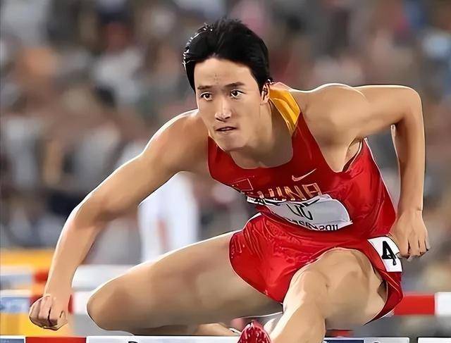 40岁刘翔身价10亿,退役7年"吃喝玩乐"躺平,二婚六年无儿无女_比赛