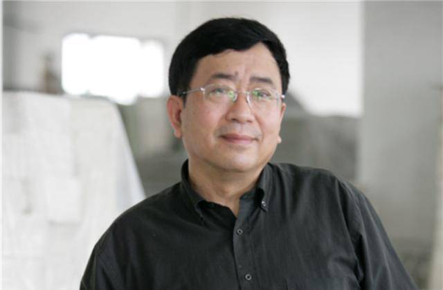 易中天评价很犀利,但不及金庸风趣幽默_先生_文学_中国