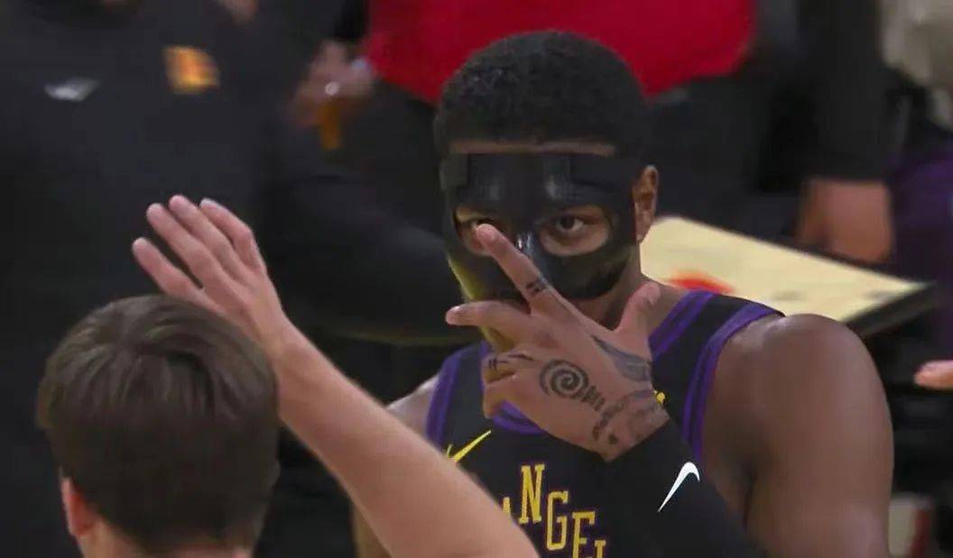 詹姆斯淘汰太阳!这防守,冠军无忧啊!_湖人_布克比_比赛