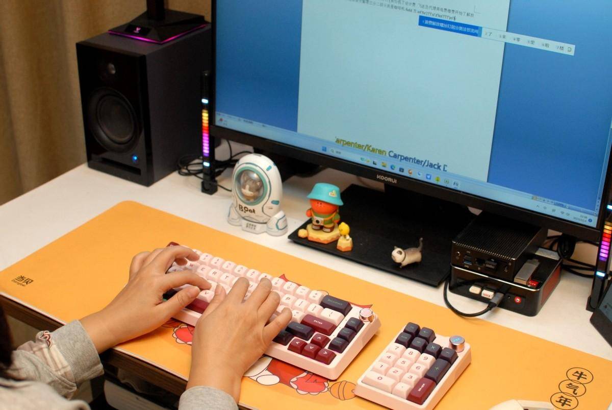 珂芝K68 Pro+K20:二次元潮玩配色,兼具个性与多种玩法的机械键盘