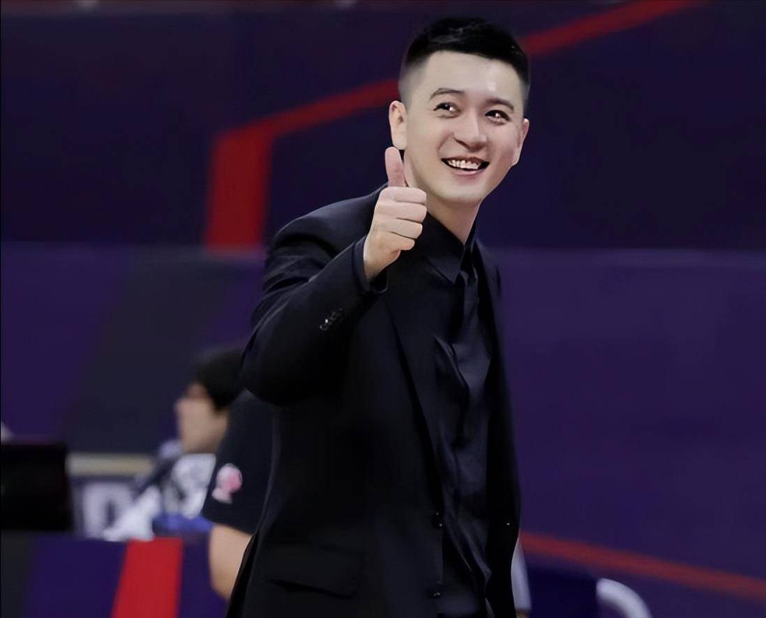 据了解,唐佳良是北京师范大学的毕业生,为了杨鸣才放弃了自己的事业