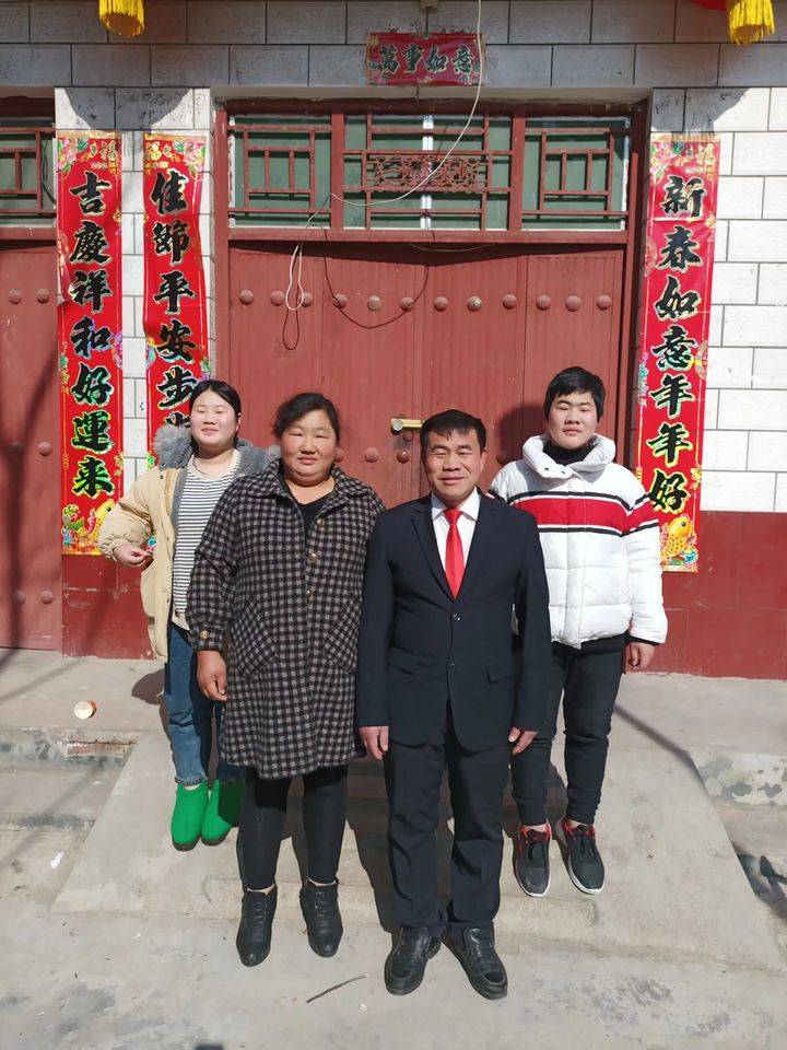 《芳草满天涯》顾佳饰演张会云,黑虎庙小学的张妈妈_张玉滚_孩子_妻子