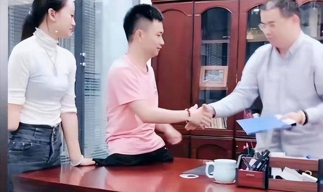 无腿丈夫被女粉倒追,独臂妻子带娃离婚_阿娇_小波_身体