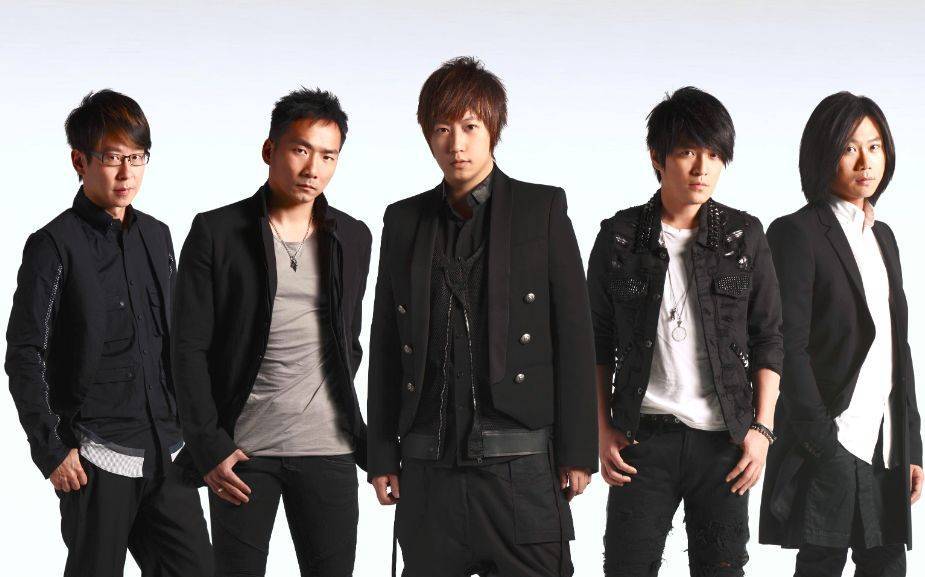 五月天假唱风波升级:凤凰传奇玲花老公说其现场唱得像狗屎_音乐_水平