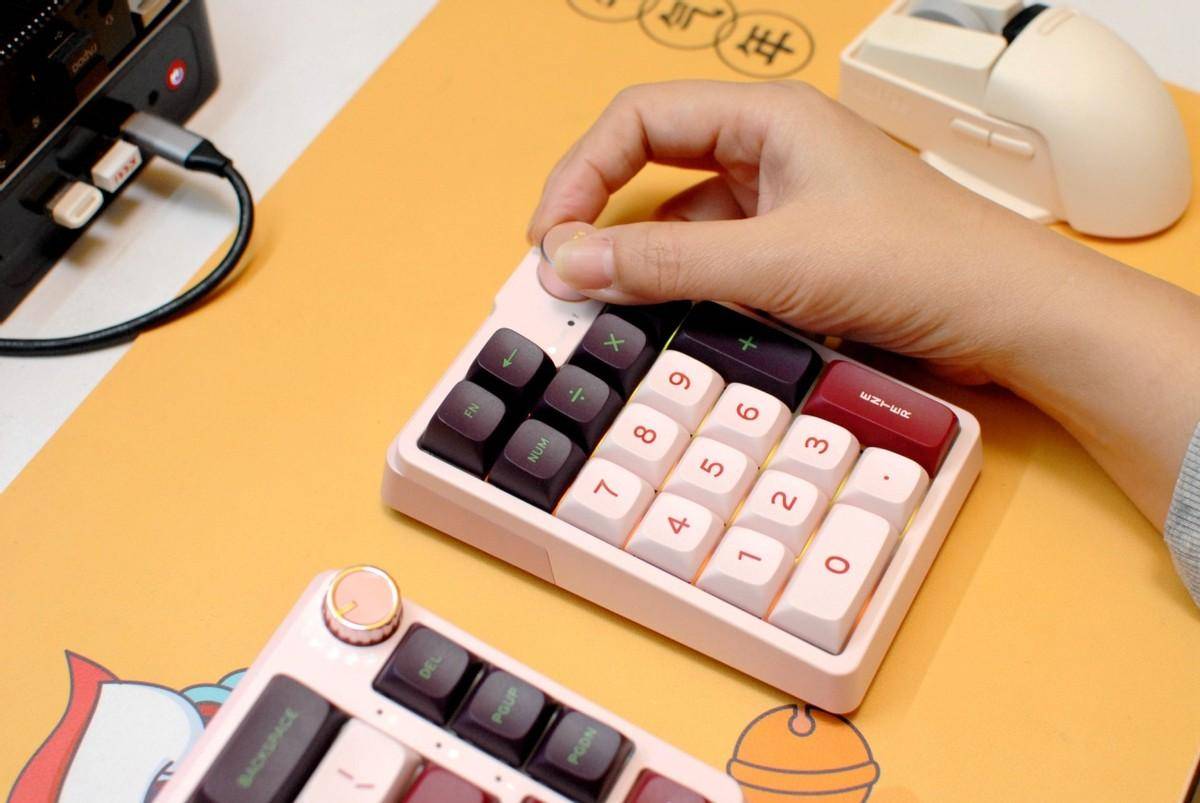 珂芝K68 Pro+K20:二次元潮玩配色,兼具个性与多种玩法的机械键盘