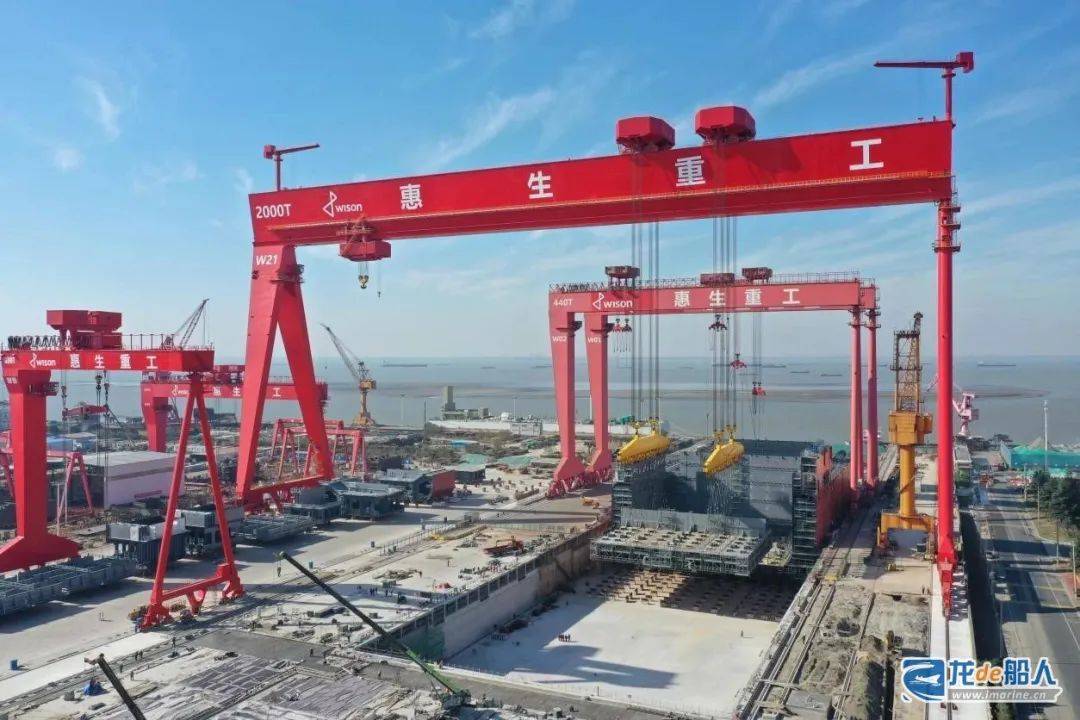 世界跨距最大龙门吊启用!这家船厂总装能力再提升_南通_设计_起重机