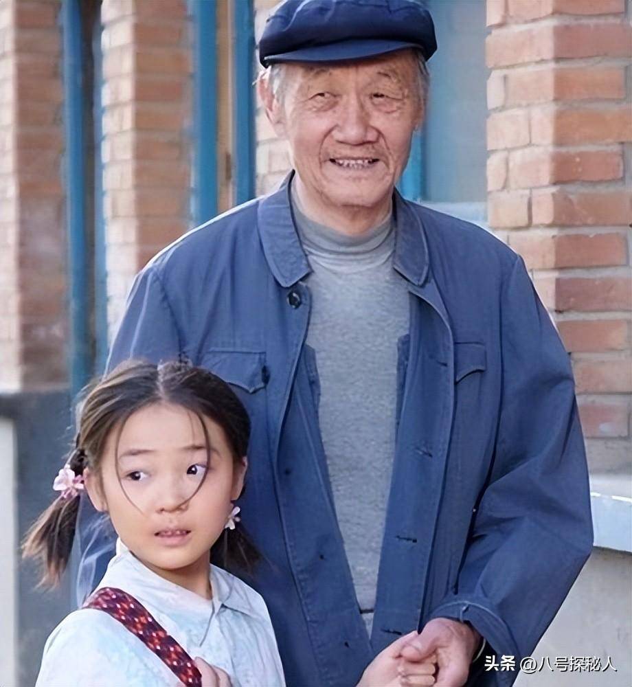 暖春》告诉我们家庭情感中的真诚对孩童的帮助_香草_家人_父亲