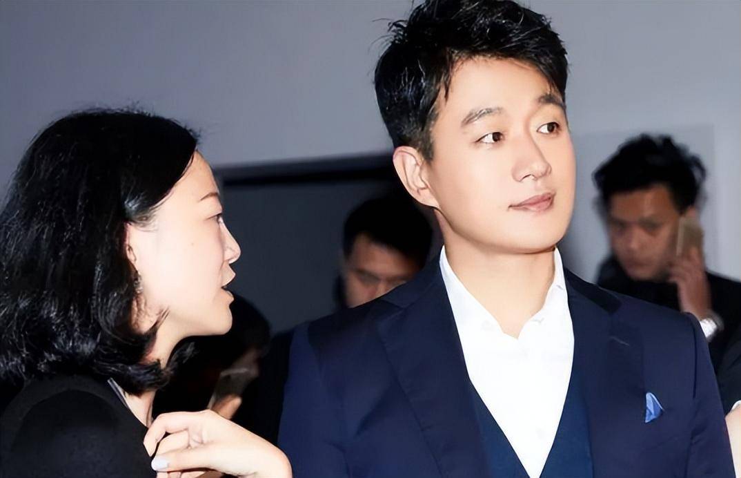 可是让关悦没想到的是,她没等到男友空闲下来,就先接到了他的分手电话