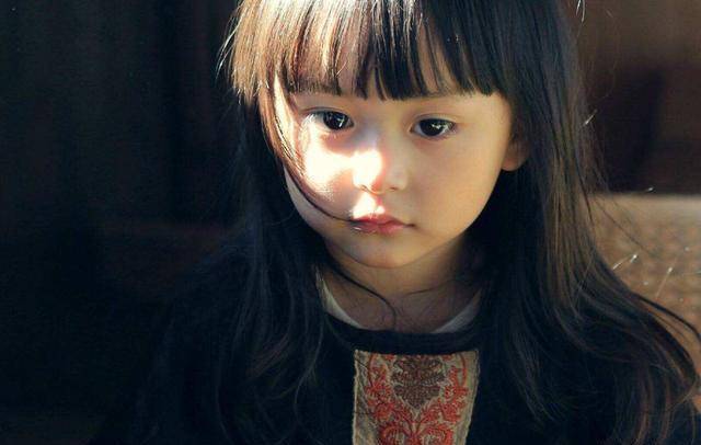 同时,在她2周岁的时候,还有获得年度明星宝贝的总冠军,而这也导致被