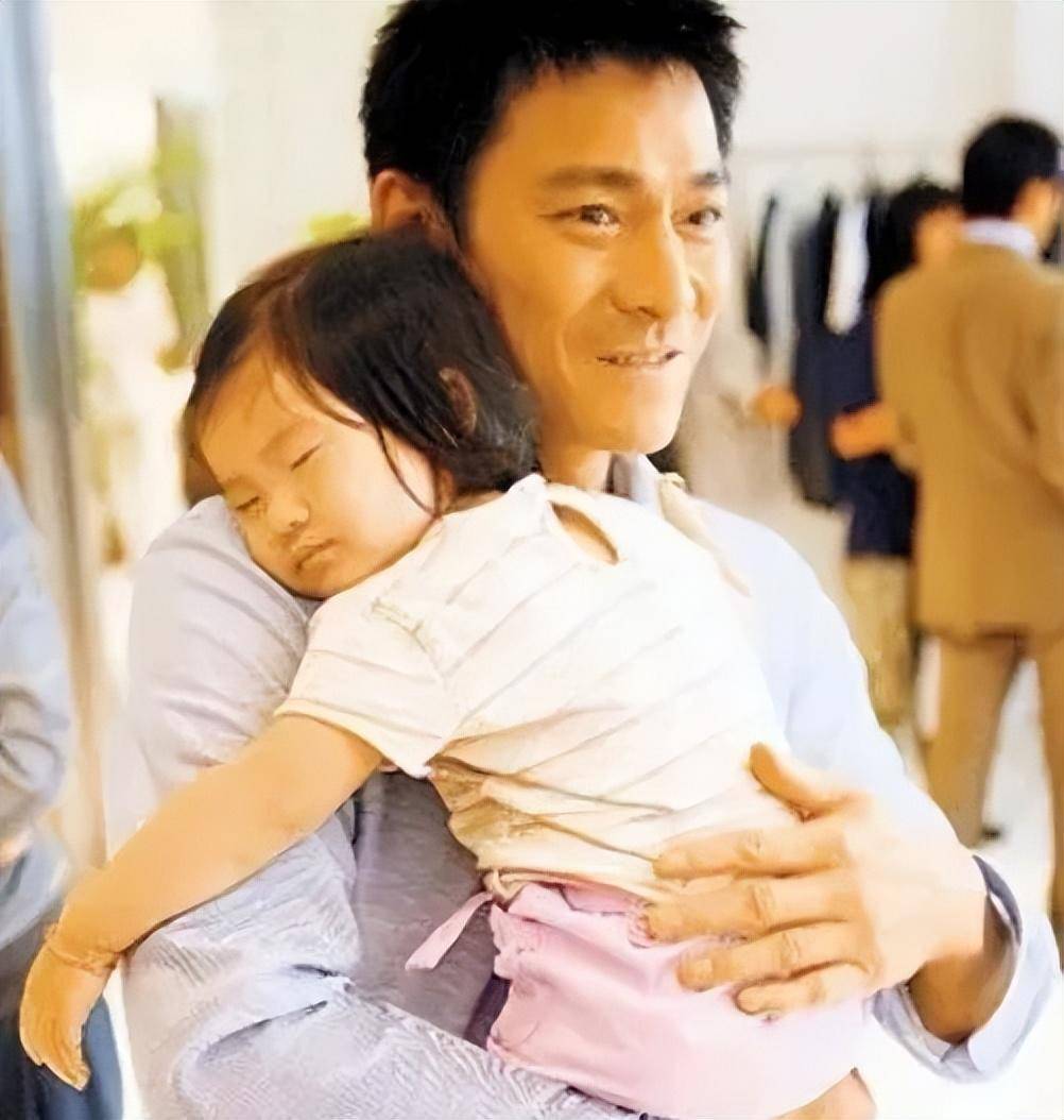 刘德华独女刘向蕙,生活在6亿豪宅,能继承数十亿资产,真公主,赢在起跑