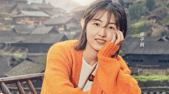 5岁成名的张子枫,因荧屏初吻上热搜,网友:实名羡慕梁靖康_因为_妹妹