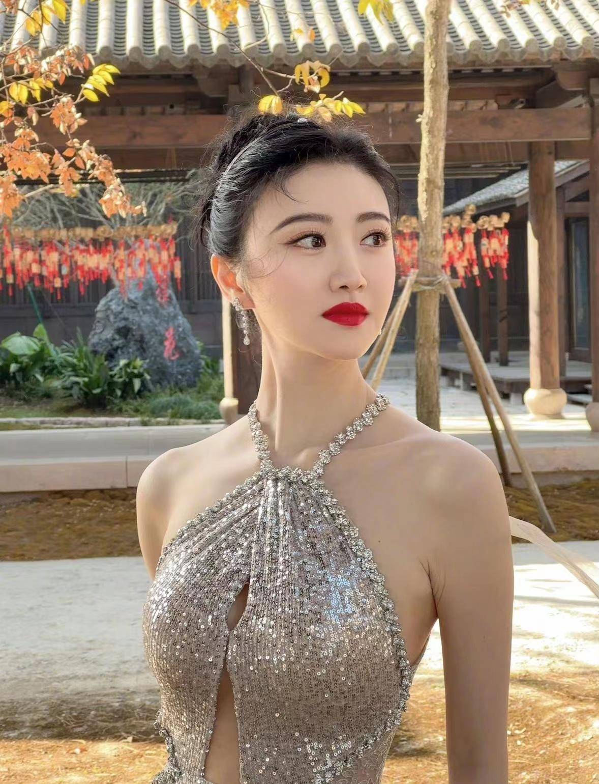 林允赢麻了,看一次爱一次,景甜,毛晓彤养眼,林心如老了_美人_女明星