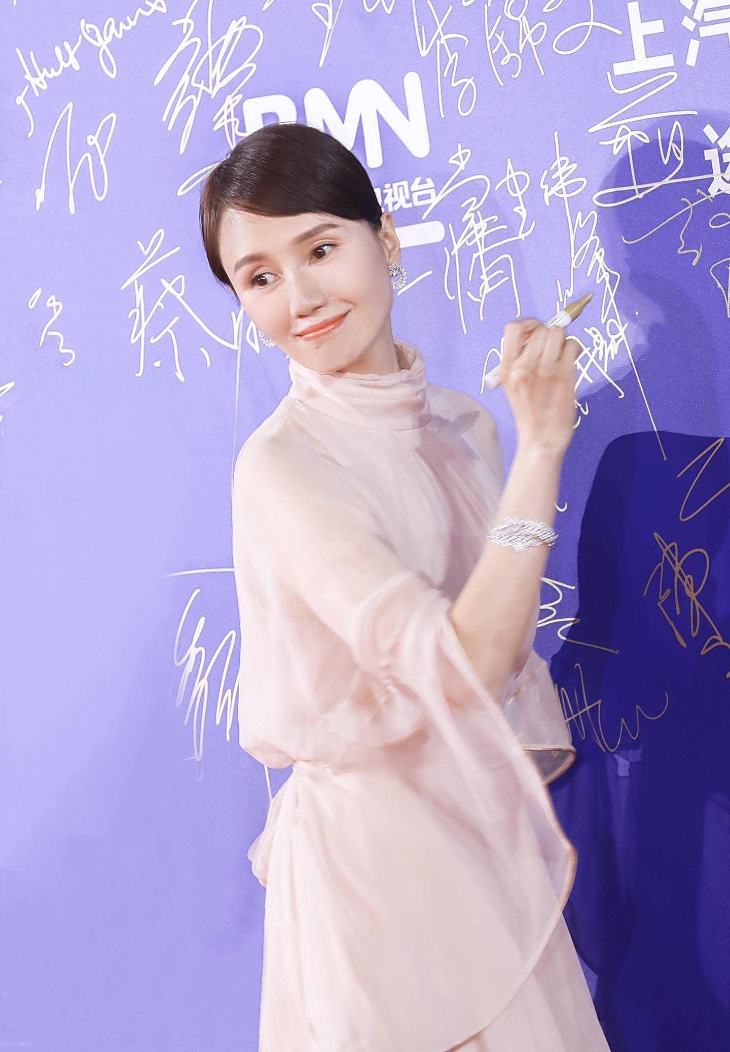 红毯衣品最好的4位女明星,不袒胸露背,不遮遮掩掩,却艳压群芳