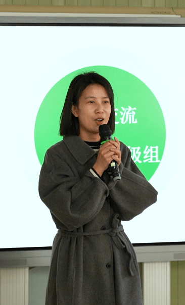 莫愁湖小学体育教师陈迪做活动点评,他表示运动艺术操的编排科学合理