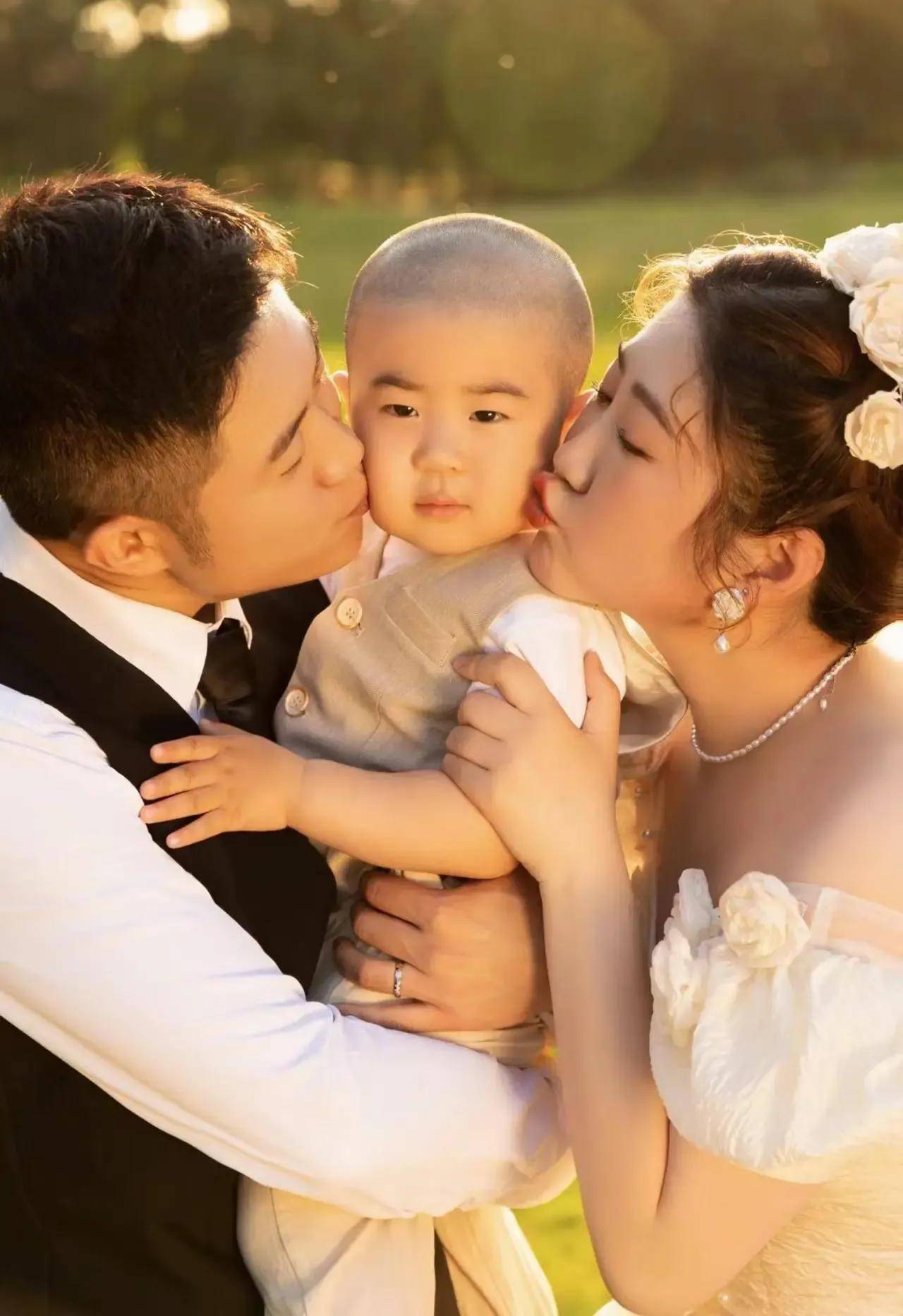 毕竟儿子结婚,一辈子只办这么一次,肯定要办的风风光光的.