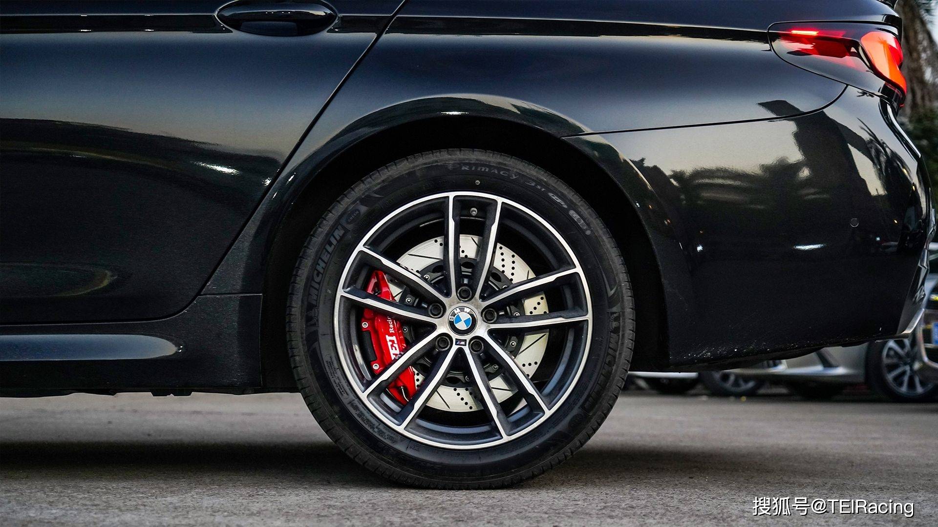 改装案例丨宝马5系升级p60ns & p4-explore 前六后四刹车卡钳套装