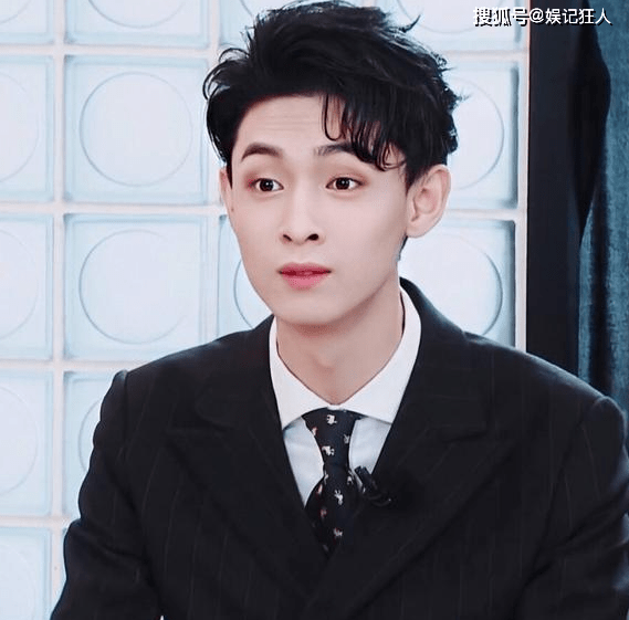 伪单身"高手秦霄贤逐渐曝光,令网友为之哗然_辛雨锡_私生活_女性