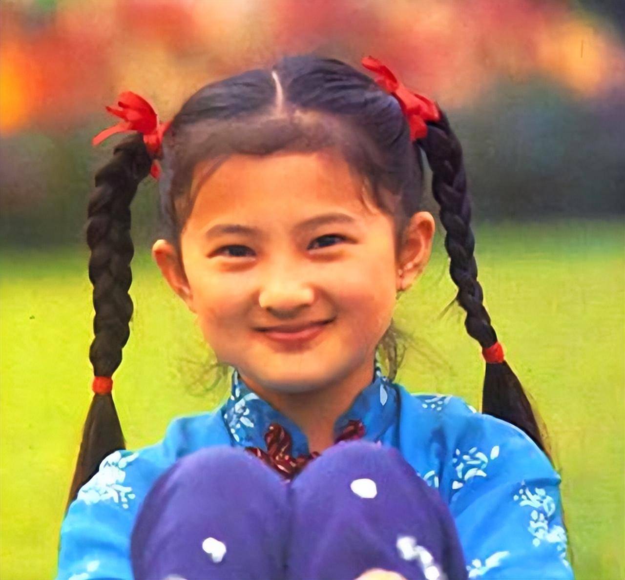 那些明星,无论是男是女,都渴望能在这一片天地里留下自己的痕迹.