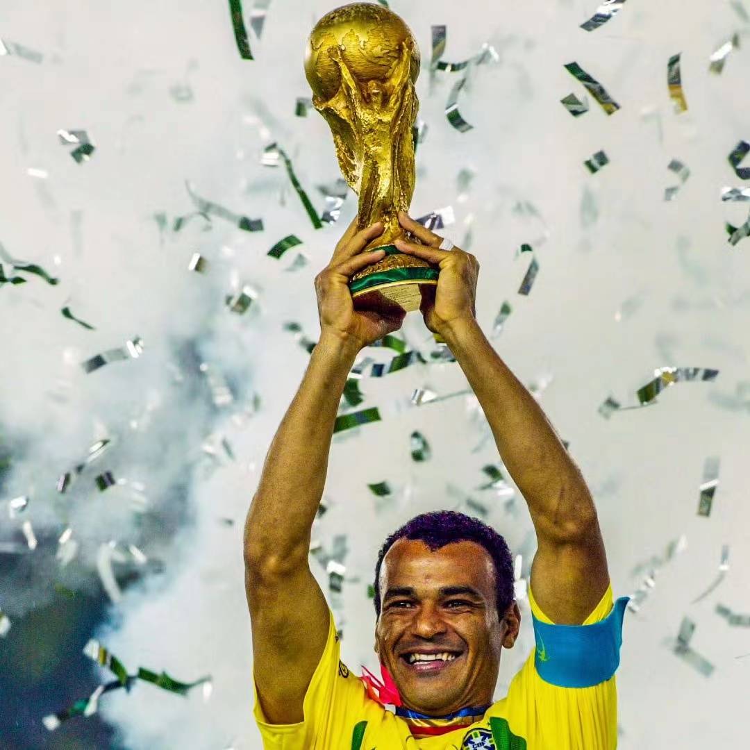 巴西前队长卡福:去英超踢球的巴西球员越多,巴西赢得世界杯的机